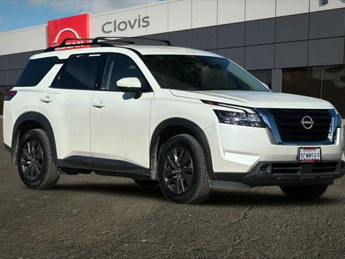 Certified 2022 Nissan Pathfinder SV image 10