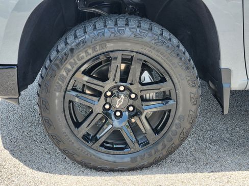 Used 2024 Chevrolet Silverado 1500 LT Trail Boss w/ LT Trail Boss Premium Package AWD/4WD image 30