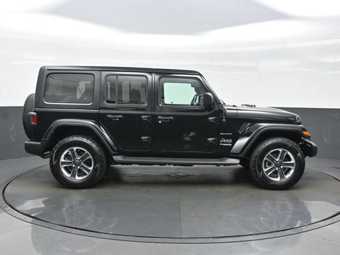 Used 2021 Jeep Wrangler Unlimited Sahara w/ Cold Weather Group AWD/4WD image 10