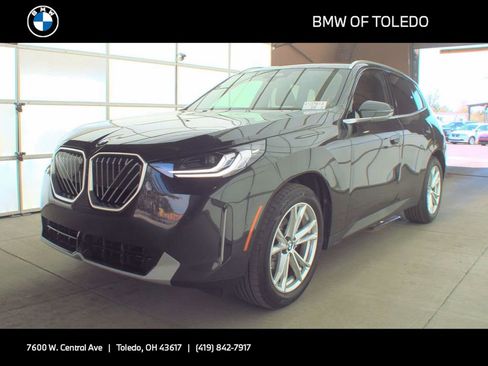 Used 2025 BMW X3 xDrive30i w/ Premium Package AWD/4WD image 1