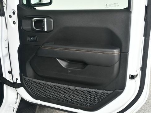 Used 2022 Jeep Wrangler Unlimited Sahara image 22