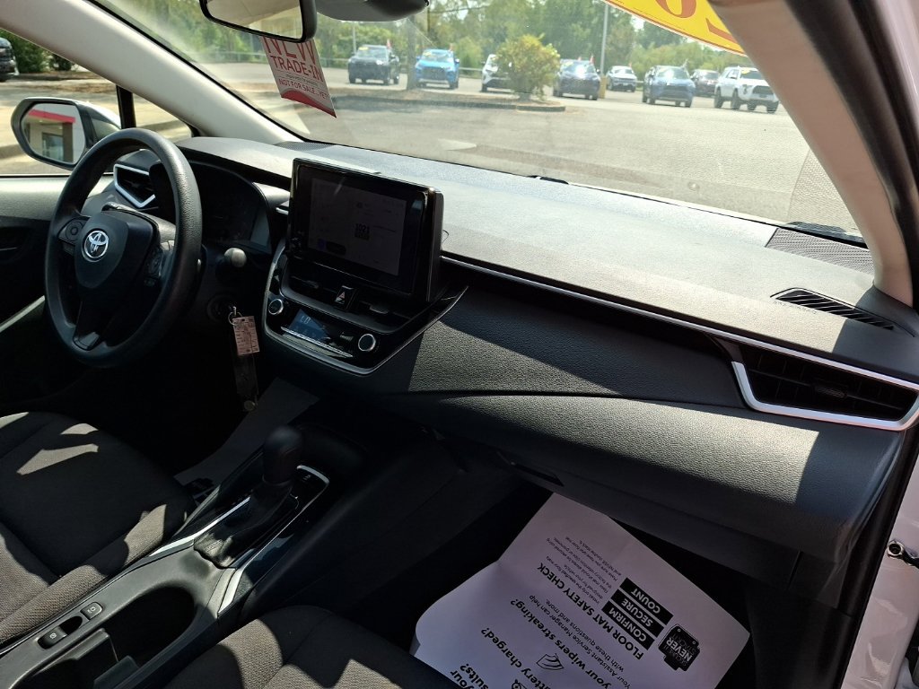 Used 2023 Toyota Corolla LE FWD image 32