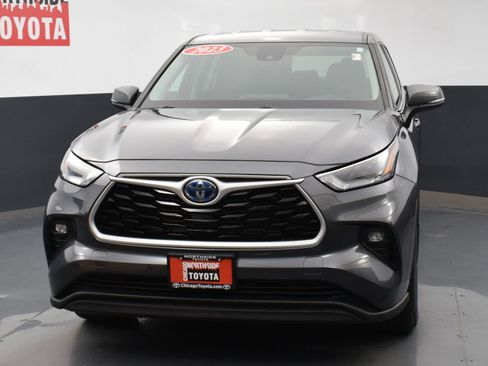 Used 2023 Toyota Highlander LE image 7