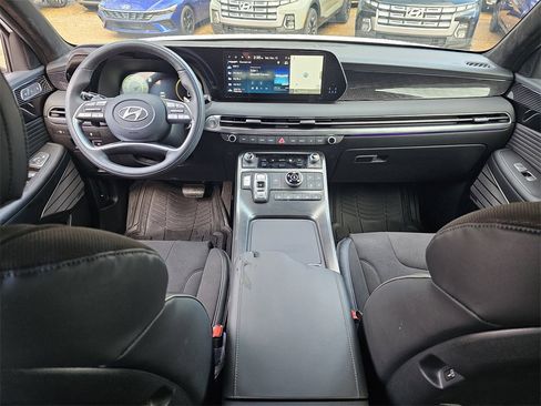 Certified 2025 Hyundai Palisade Calligraphy image 8