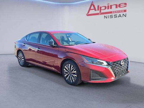Used 2025 Nissan Altima 2.5 SV image 7