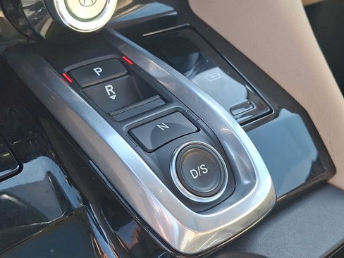 Used 2024 Acura MDX SH-AWD image 16