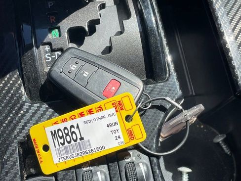 Used 2024 Toyota 4Runner TRD Off-Road Premium image 12