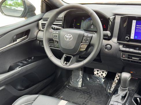 Used 2026 Toyota Camry SE FWD image 20