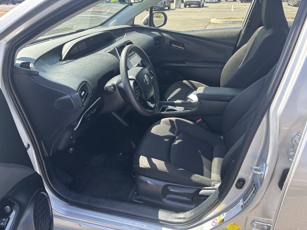 Used 2019 Toyota Prius LE w/ Carpet Mat Package FWD image 10