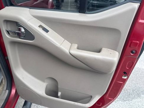 Used 2012 Nissan Frontier SV w/ SV Premium Utility Pkg RWD image 18