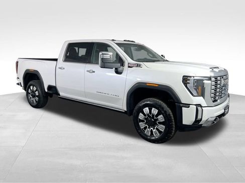 Used 2025 GMC Sierra 3500 Denali image 1