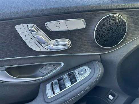 Used 2019 Mercedes-Benz C 300 Sedan w/ Premium Package image 5