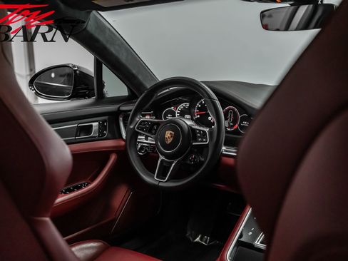 Used 2019 Porsche Panamera GTS image 47