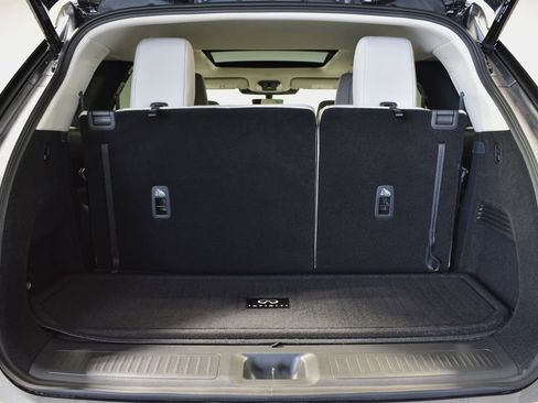 Certified 2026 INFINITI QX60 Luxe w/ Cargo Package AWD/4WD image 32