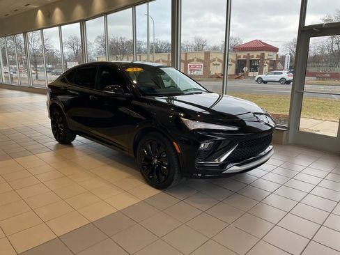 Certified 2024 Buick Envista Sport Touring w/ Convenience I Package image 2