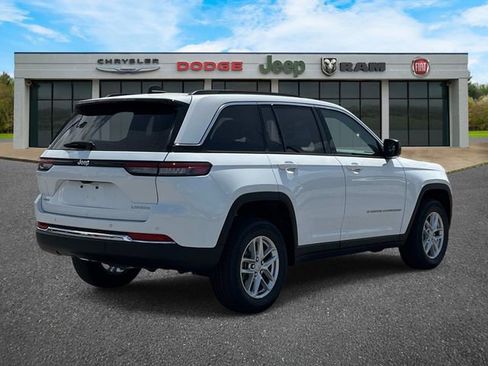New 2026 Jeep Grand Cherokee Laredo AWD/4WD image 4