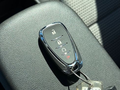 Used 2025 Chevrolet Trax LT image 21