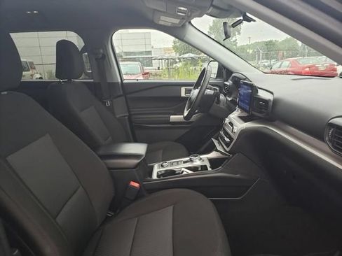 Used 2024 Ford Explorer XLT AWD/4WD image 21