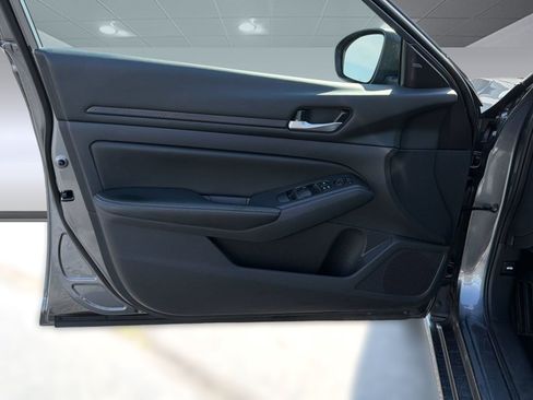 Certified 2025 Nissan Altima 2.5 SV FWD image 16