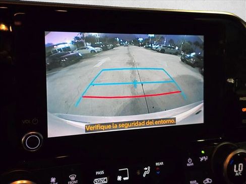 Used 2024 Toyota Highlander XLE FWD image 15