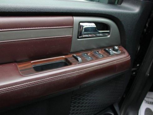 Used 2017 Ford Expedition EL Platinum image 19
