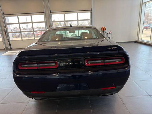 Used 2015 Dodge Challenger SRT image 6