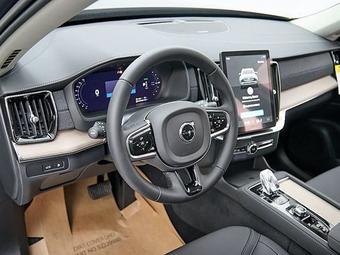 New 2026 Volvo XC90 T8 Plus w/ Protection Package AWD/4WD image 14