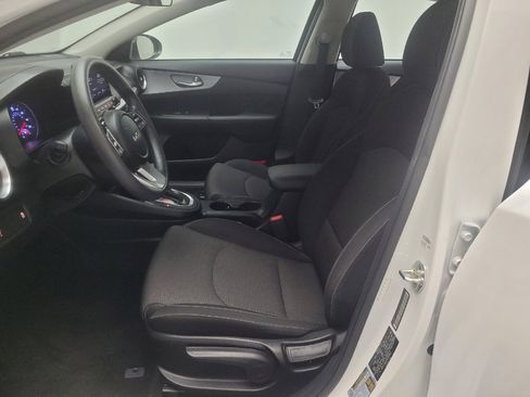 Used 2023 Kia Forte LXS image 17