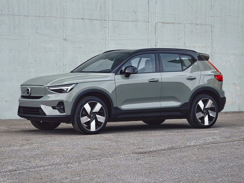 Certified 2023 Volvo XC40 Recharge Plus w/ Protection Package Premier image 1