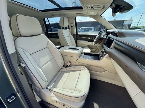 Used 2024 GMC Yukon XL Denali AWD/4WD image 21