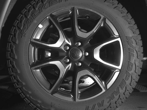 Used 2025 Jeep Compass Trailhawk AWD/4WD image 14