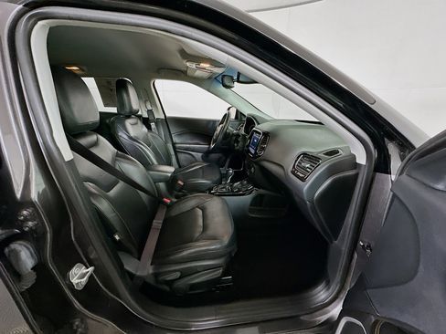 Used 2019 Jeep Compass Limited image 31