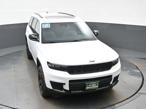 Used 2023 Jeep Grand Cherokee L Laredo image 41