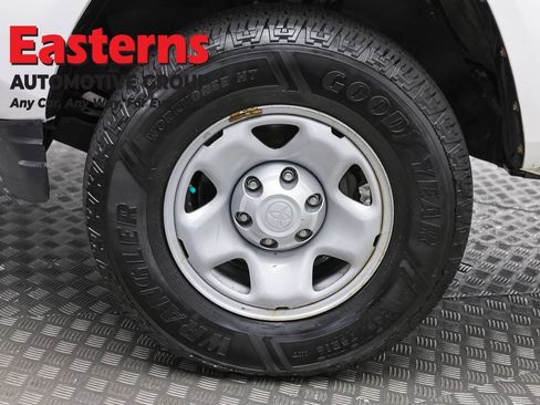 Used 2020 Toyota Tacoma SR w/ SR Convenience Package RWD image 29