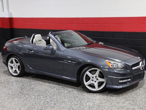 Used 2013 Mercedes-Benz SLK 250 image 2
