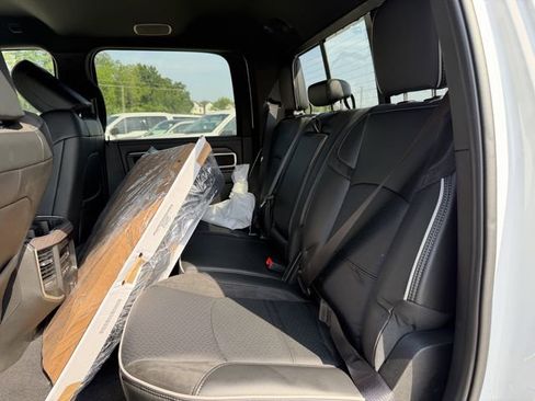 New 2026 RAM 3500 Laramie AWD/4WD image 17