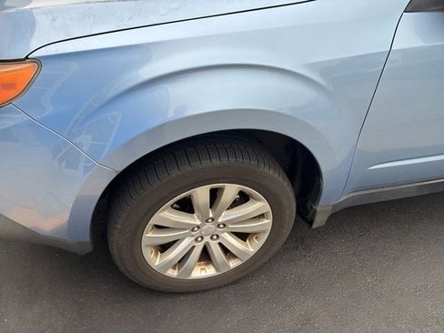 Used 2011 Subaru Forester 2.5X Premium image 3