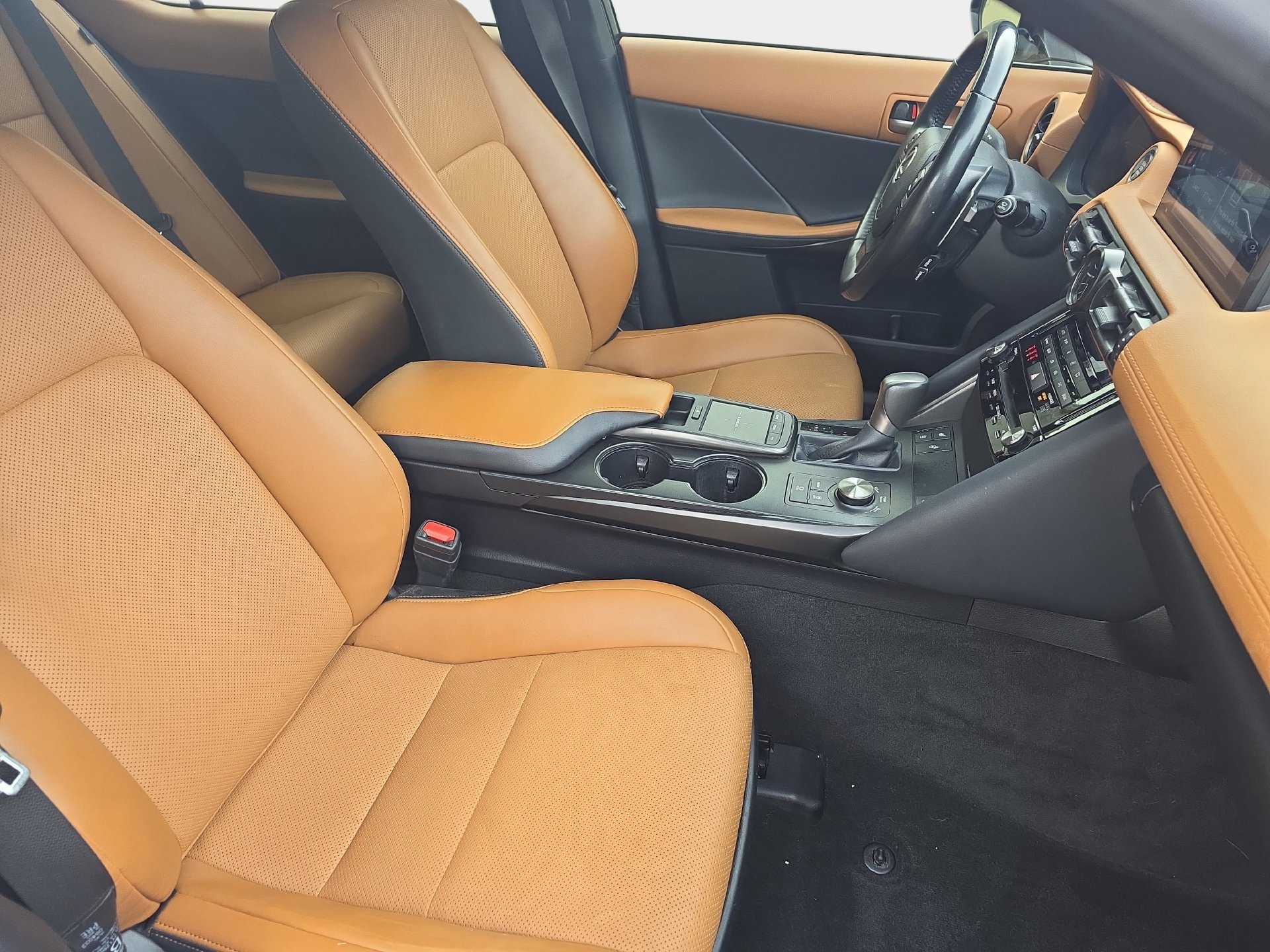 Used 2024 Lexus IS 300 w/ Comfort Package RWD image 10