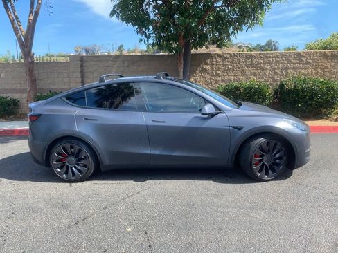 Used 2022 Tesla Model Y Performance AWD/4WD image 7