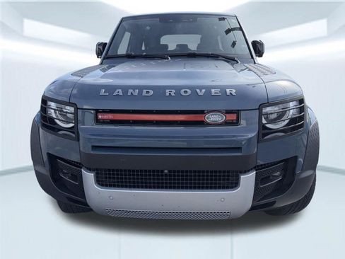 Used 2023 Land Rover Defender 90 S image 2