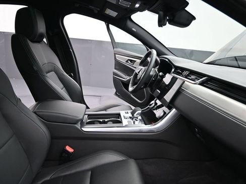 Certified 2024 Jaguar XF R-Dynamic SE AWD/4WD image 5