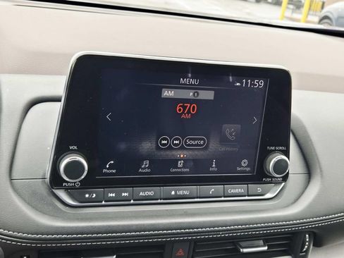 Used 2023 Nissan Rogue SV image 25