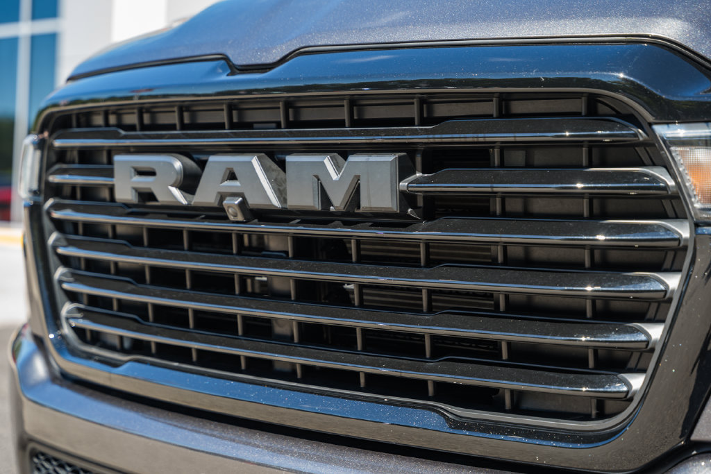 Used 2025 RAM 1500 Laramie w/ Night Edition AWD/4WD image 13