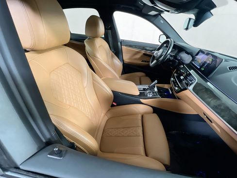 Used 2022 BMW 530i w/ M Sport Package RWD image 28