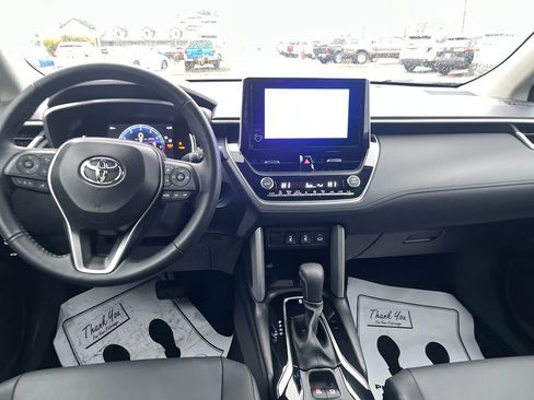 Certified 2025 Toyota Corolla Cross XLE image 13