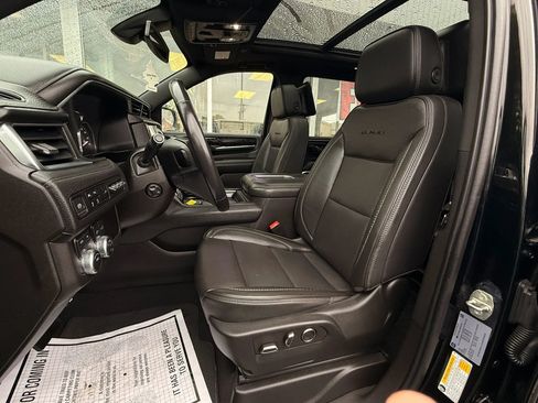 Used 2021 GMC Yukon Denali AWD/4WD image 9