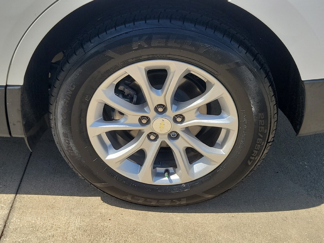 Certified 2021 Chevrolet Equinox LS w/ LS Convenience Package FWD image 5