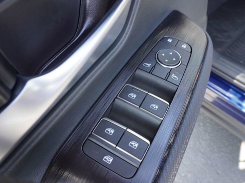 Used 2025 Nissan Kicks SR FWD image 15