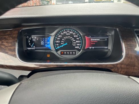 Used 2016 Ford Taurus Limited w/ Driver Assist Package image 15