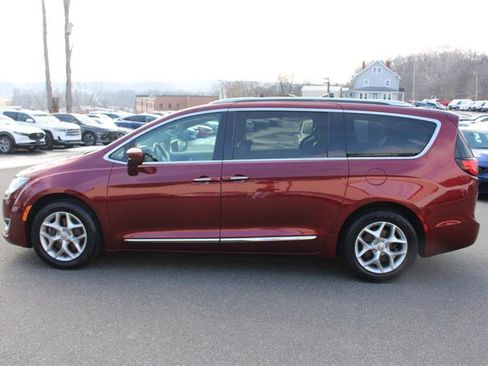 Used 2018 Chrysler Pacifica Touring-L Plus w/ Advanced Safetytec Group image 5